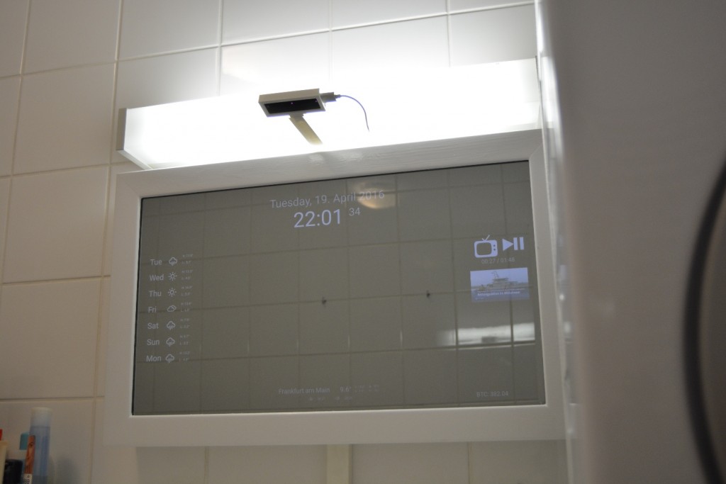 Bathroom SmartMirror With LeapMotion
